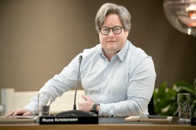 Rune Kristensen ønsker at fortsætte sit byrådsarbejde, selvom hans partifæller opfordrer ham til at søge orlov.