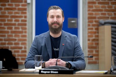 Ragnar Dixen (LA) opfordrede SF, Socialdemokratiet og Venstre til at stemme for et forslag om, at sænke forældrebetalingen for en dagtilbudsplads til 21,3 procent allerede fra 1. maj. Men et flertal sagde nej.