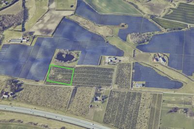 Det er på Sejling Hede mellem motorvejen og Silkeborg Forsynings solenergianlæg, at virksomheden BeGreen har ansøgt om at etablere et batterianlæg. Det ligger cirka en kilometer øst for Energinets nærmeste transformerstation, hvor der er mulighed for at aftage og afgive strøm.