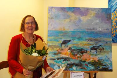 Åse Holm Jacobsen fra Silkeborg blev Årets Kunstner i Kunstforeningen Trehøje med sit maleri »Ryler på stranden«.