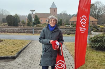 Marianne Røkjkjær var en af de frivillige, som brugte nogle timer søndag på at samle ind i Engesvang.