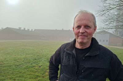 Landmand Peter N. Jensen synes politikerne forsøger at overbyde hinanden og ikke tør sige tingene lige ud, blandt andet i drikkevandsdebatten. Det handler meget om følelser og mindre om saglighed, mener han.
