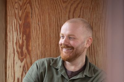 Mathias Olin Bender har altid gået op i dansk politik - både kommunalt og på landsplan - med klimadagsordenen som første prioritet, men pludselig har verdenssituationen vist sig som en endnu større trussel for hans børns fremtid.