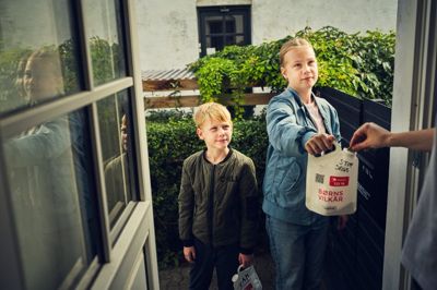 Søndag 22. marts holder Børns Vilkår sin årlige landsindsamling. Vi bringer i dag reaktioner fra en lokal indsamler fra Brande.