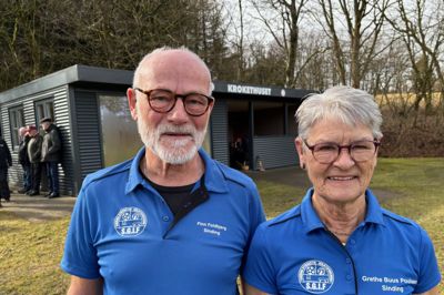 Finn Foldbjerg og Grethe Buus Poulsen er næstformand og formand i Sinding GIF's kroketafdeling, og de kan konstatere, at medlemstallet har ligget stabilt på 15-18 medlemmer gennem alle 35 år.