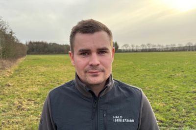 Jacob Ørskov - mælkeproducent med 670 køer - bliver hårdt ramt af den nye kvælstofregulering, der træder i kraft 1. januar 2027.