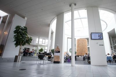 <p class="file-dropover">Via i Herning var endnu engang populær blandt ansøgerne, hvor næsten 1000 studerende har søgt om optag via kvote 2.</p>