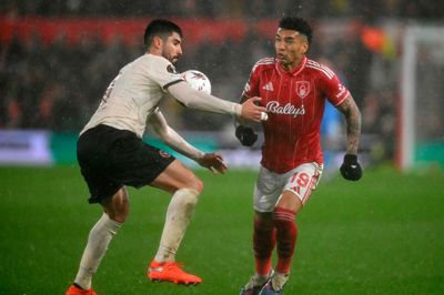 Midterforsvareren Martin Erlic (t.v.) er den FCM-spiller, der er noteret for flest clearinger i Europa League-sæsonen med hele 47. Mere overraskende er han også delt topscorer for holdet med tre mål i ni kampe. Igor Jesus (t.h.) fra Nottingham Forest fører hele turneringens topscorerliste med syv træffere.