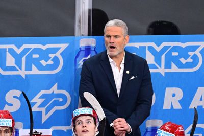 Morten Poulsen og resten af det danske ishockeylandshold skal have ny landstræner. Svenske Mikael Gath stopper på posten efter sæsonen.