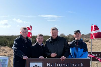<p class="">Mandag præsenterede Socialdemokratiet et udspil, der vil gøre Skjern Å-deltaet til Nationalpark i den kommende regeringsperiode, hvis partiet får indflydelse. Ved præsentationen var det Lars Foged, Skjern Udviklingsforum, Jens Jensen (S), Ringkøbing-Skjern Kommune, folketingskandidat for Socialdemokratiet Mogens Jensen og formand for Danmarks Naturfredningsforening, Morten Lund, der stod bag præsentationen.</p>