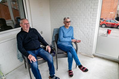 Bent og Anna Marie Nielsen ses her i deres midlertidige bolig, da de i marts fortalte deres historie til Skive Folkeblad.