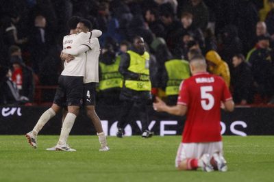 Pedro Bravo og Ousmane Diao jubler efter sidste uges fornemme udesejr over Nottingham Forest. Hvis FC Midtjylland fuldender kunststykket i aften og sender den engelske Premier League-klub ud i mørket, skrives der igen midtjysk klubhistorie.