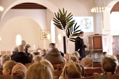 Flere lokale kirker arrangerer også i år særlige påskegudstjenester for børnehavebørn.