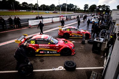 Der venter løb på Jyllandsringen og rundt på de helt store baner i Europa for Selected Car Racing.