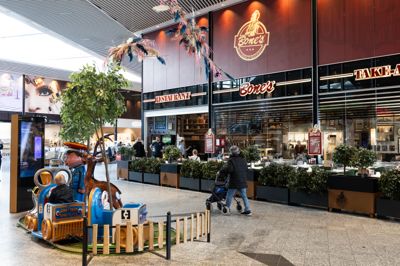 Bone's overtog 12 restauranter fra Jensens Bøfhus i november sidste år. Fredag åbnede Bone's så i bøfhusets tidligere lokaler ved Indgang E i Herning Centret.