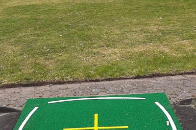 Åskov Golfklub får støtte til nye måtter på træningsarealet med støtte fra DIF og DGI's foreningspulje.
