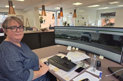 Hos Videbæk Energiforsyning er det Anja Larsen på kontoret, der arbejder med selskabets nye kommunikationsstrategi overfor forbrugerne. Hjemmesiden er platformen for denne kontakt, og den skal via sociale medier informerer om tiltag i området.