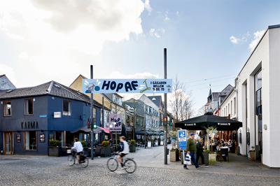 »Hop Af« er en tilbagevendende kampagne, som har til formål at tage farten ud af gågaden. I hverdage mellem klokken 09.00 og 19.00 er det ikke tilladt at cykle eller køre på el-løbehjul i gågaden.