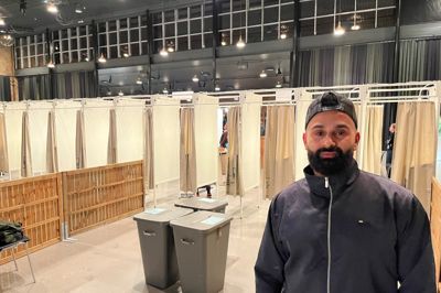 Essa fra Herning var den næstsidste vælger, der lige netop nåede at afgive sin stemme, inden valgstedet i kongrescentret lukkede.