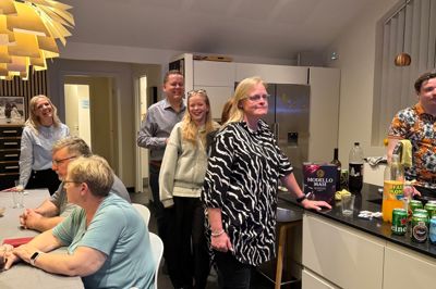 Folkebladet var tidligere på valgdagen hjemme hos Dennis Flydtkjær for at vejre stemningen hos Snejbjerg-politikeren.