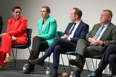 Formand for SF Pia Olsen Dyhr, formand for Socialdemokratiet Mette Frederiksen og politisk leder for De Radikale Martin Lidegaard og formand for Moderaterne Lars Løkke Rasmussen. De fire står i spidsen for Danmarks nye regering.