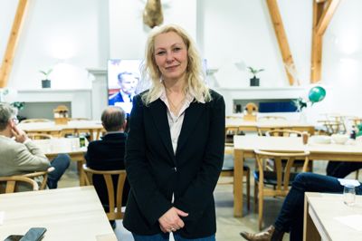 Dina Andersen Raabjerg i aftes til Konservatives valgfest. Allerede her var håbet ved at svinde. Nu er hun færdig i politik.