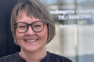 Charlotte Præstmark har lukket sin tandlægeklinik i Vestergade i Kjellerup. Nu skal hun arbejde i Kjellerup Tandlægecenter i Sindingsgade.