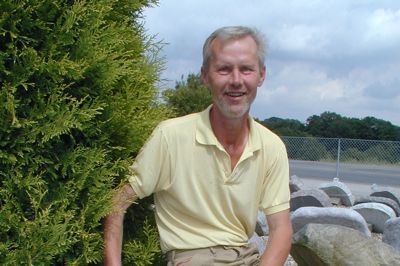 Tidligere stenhugger Esben Bach er død. Han blev 71 år.