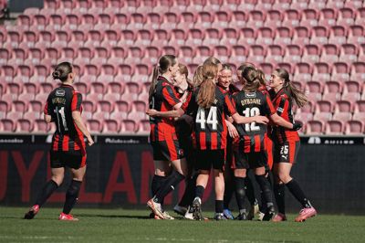 Spillerne fra FC Midtjylland Kvindefodbold kunne lørdag eftermiddag atter juble over scoringer og en sejr på MCH Arena.