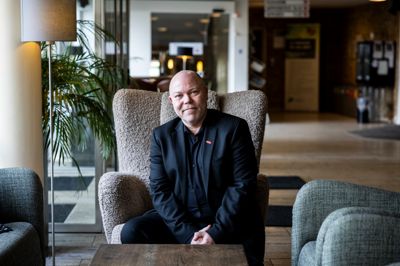 Martin Strange har været ansat på tre forskellige hoteller de seneste 26 år. Nu gælder det om at udvikle Østergaards Hotel på Silkeborgvej og Hotel Lynggården i Lind.