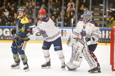 Rungsted-keeper David Grubak er blevet taget ud før tid i både kamp to og tre mod Herning. Her lurer Hjalte Thomsen på at få en chance i kampen i tirsdags.