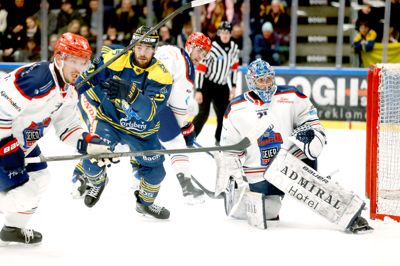 Magnus Carlsen og holdkammeraterne havde godt styr på Rungsted fredag aften, og med en sikker sejr på 6-1 blev finalepladsen sikret. Nu venter Herlev Eagles.