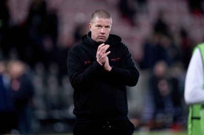 Cheftræner Mike Tullberg og hans stab har fået noget at tænke over. Op til opgøret mod Sønderjyske døjer både Aral Simsir, Mikel Gogorza, Denil Castillo og Philip Billing med forskellige skader og er tvivlsomme.