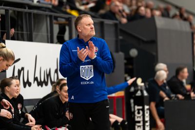 Fra 2014 og fem år frem var Kristian Kristensen henholdsvis assistenttræner og cheftræner i Ikast. I påskelørdag var den nuværende HØJ-træner retur i IBF Arena.