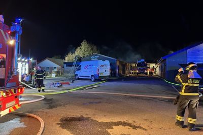 Meldingen kom lørdag klokken 23.21 fra en forbipasserende.