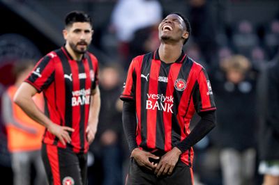 Ousmane Diao skriger sin frustration ud, mens Martin Erlic står rystet tilbage i baggrunden. De to var begge involveret i de to sønderjyske scoringer, der faldt med bare seks minutters mellemrum.
