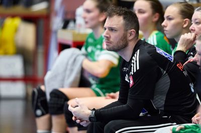 Peter Schilling Laursen er overbevist om, at Silkeborg-Voel har niveauet til at sikre en ny sæson i ligaen, men han udtrykker også respekt for alle modstanderne i kvalifikationsspillet.