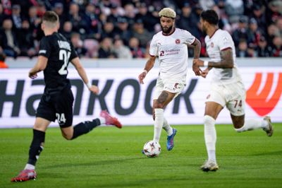 Philip Billing (i.m.) og Júnior Brumado (t.h.) kommer ikke på banen i de kommende uger for FC Midtjylland.