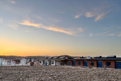 Trods en hård vinter kan man holde rejsegilde på Hårby Friplejehjem på torsdag.