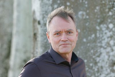 55-årige Henrik Hammelsvang befinder sig godt med politik. Han er glad for den lokale opbakning, men lægger ikke skjul på, at han ser kommunen som helhed.