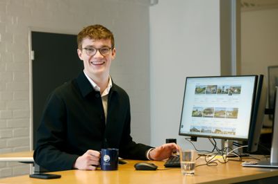 Smilet er stort hos det nyeste medlem af EDC Ikast. Lucas Studsgaard er brandit og skal blandt andet bidrage med sin ekspertise fra sin hjemby.