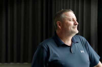 Johnny Gustafson håber på, at man kan nedsætte en arbejdsgruppe til at arbejde specifikt med at afdække de unges behov - og hvordan Herning kan opfylde dem.