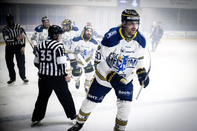 Mathias Bau Hansen scorede tre mål for Herning, der fredag aften vandt 6-1 over Rungsted og spillede sig i DM-finalen.