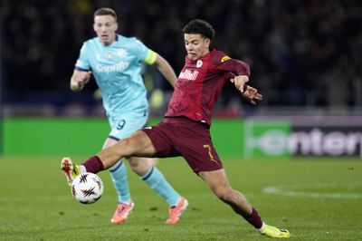 Clement Bischoff skiftede i sommeren 2025 fra Brøndby til østrigske Red Bull Salzburg, der nu sender danskeren på tribunen resten af foråret.