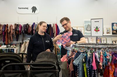Camilla Liv Cramer-Nielsen og Mathias Vesterholt har sat Børneloppen-butikken i Herning til salg efter lidt over halvandet år i spidsen for forretningen.