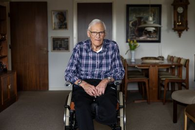 Viggo Steffensen har for nyligt mistet sit andet ben, og dét - sammenholdt med andre helbredsproblemer - gjorde, at han besluttede at sælge Spjald Rutebiler, hvor han begyndte som chauffør tilbage i november 1967.