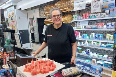 Efter snart 12 år som daglig leder af Min Købmand i Skarrild har Jette Steffensen besluttet at stoppe. Hun bliver dog bag disken til en ny købmand er fundet.