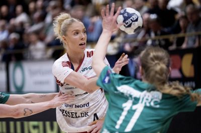 Julie Scaglione og Ikast vandt onsdag aften over Viborg HK i holdenes første kamp i slutspillet.