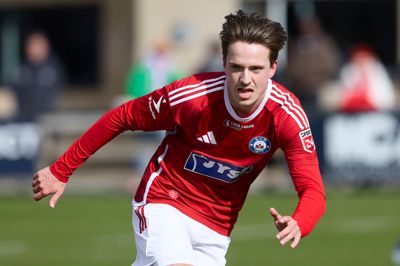 Adam Wikman blev skiftet ud ved pausen i den seneste kamp mod OB, hvor SIF var bagud 0-1. Her blev han afløst af Mads Freundlich, og da kampen blev fløjtet af, havde SIF'erne vundet 3-1.