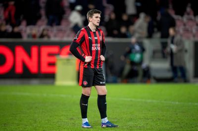 Angriberen Mikael Uhre har indtil videre ikke imponeret i FCM-trøjen. Den tidligere Superligatopscorer har fået seks indskiftninger i Superligaen for FC Midtjylland og har stadig ikke scoret for klubben.